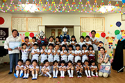 熊本県内の幼稚園、保育園、小学校、市役所、県庁を訪問いたしました。