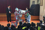 [Group CSR] A visit to childcare facilities and care facility in Tottori prefecture  