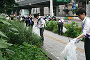 Carried out a regular cleanup activity in Shibuya's Nampeidai-cho neighborhood