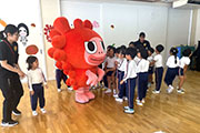 [グループCSR]全国の幼稚園・保育園で食育イベント「かいじゅうステップ SDGs大作戦 みらいの給食週間」を開催しました。