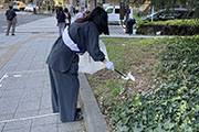 Carried out a regular cleanup activity in Shibuya's Nampeidai-cho neighborhood